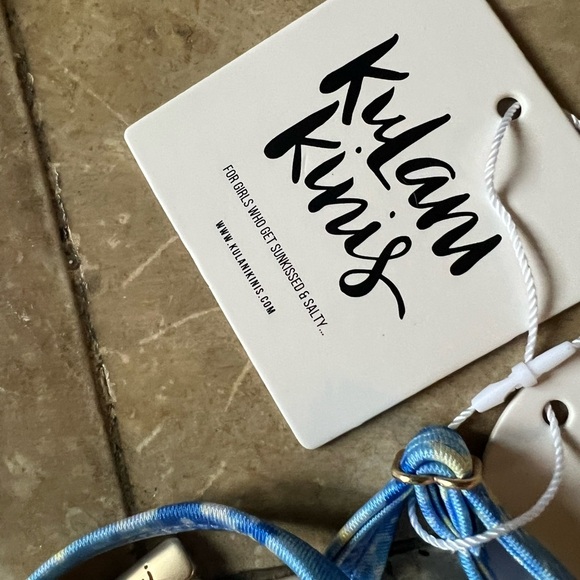 Kulani Kinis swimwear top NWT 2X Large.Blues and yellow with brass colored clasp - Picture 7 of 12